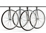 Table Tour - Table roues de bicyclettes - Table design Gae Aulenti - 1993 - Fontana Arte - LVC Design